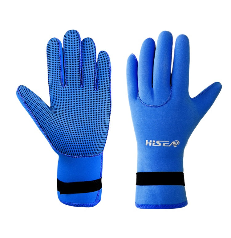 Diving gloves are non-slip, cold-proof and warm, hand guards, snorkeling and scratch-proof diving sports equipment are sent on behalf of others.