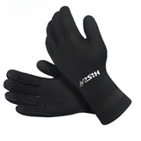 Diving gloves are non-slip, cold-proof and warm, hand guards, snorkeling and scratch-proof diving sports equipment are sent on behalf of others.