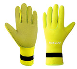 Diving gloves are non-slip, cold-proof and warm, hand guards, snorkeling and scratch-proof diving sports equipment are sent on behalf of others.